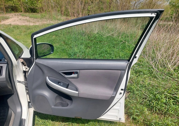 Toyota Prius cena 24500 przebieg: 360000, rok produkcji 2011 z Warszawa małe 67